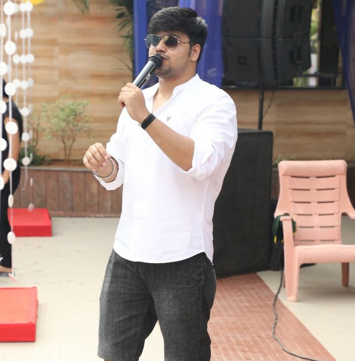 Emcee Avishek 
